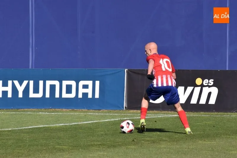 Foto 9 - El Atl&eacute;tico de Madrid B priva a Unionistas de puntuar con un gol en el &uacute;ltimo minuto (3-2)