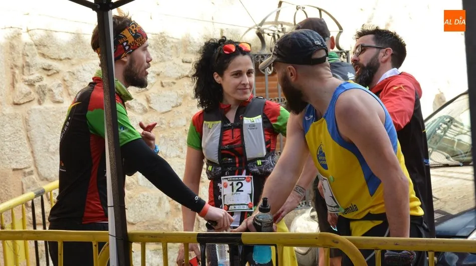 Foto 2 - Cerca de 300 corredores toman la salida en el III Trail Secretos del Duero  