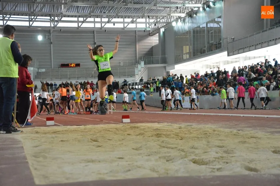 Foto 10 - La pista cubierta Carlos Gil P&eacute;rez acoge la primera jornada de los Juegos Escolares