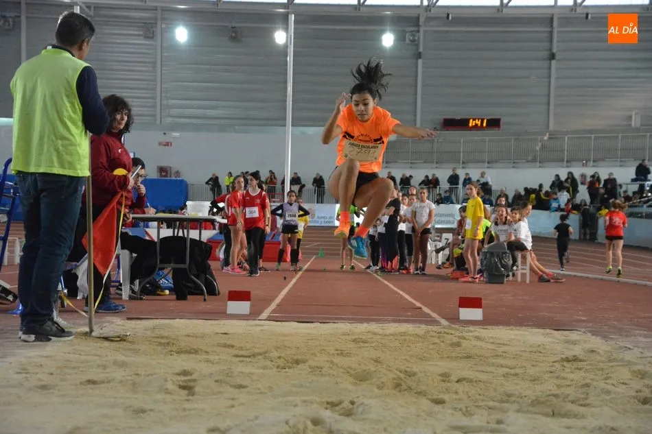 Foto 9 - La pista cubierta Carlos Gil P&eacute;rez acoge la primera jornada de los Juegos Escolares