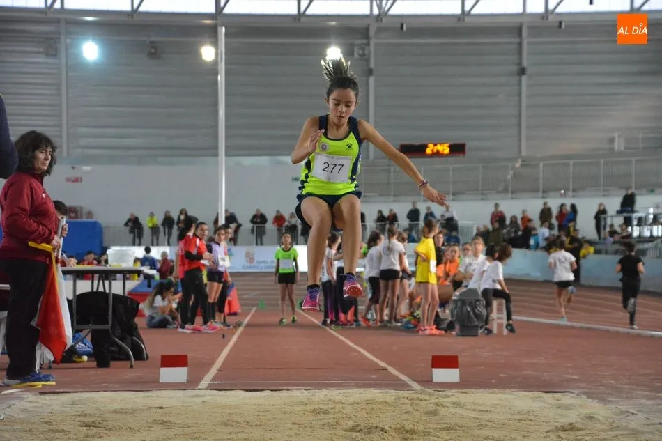 Foto 3 - La pista cubierta Carlos Gil P&eacute;rez acoge la primera jornada de los Juegos Escolares