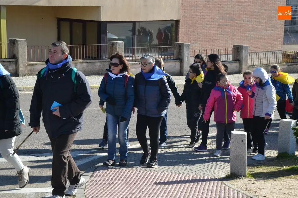 Foto 7 - Alrededor de 150 personas marchan a Ivanrey con &lsquo;obst&aacute;culos&rsquo; por el camino  