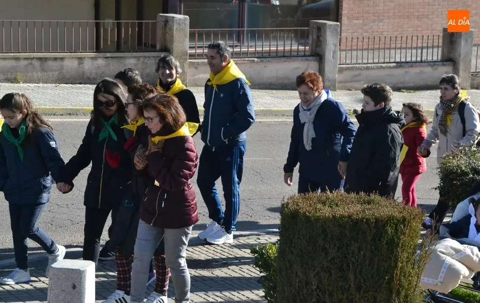 Foto 4 - Alrededor de 150 personas marchan a Ivanrey con &lsquo;obst&aacute;culos&rsquo; por el camino  