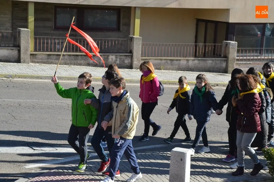 Foto 5 - Alrededor de 150 personas marchan a Ivanrey con &lsquo;obst&aacute;culos&rsquo; por el camino  