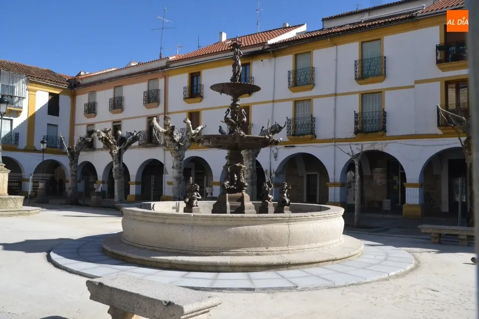 Foto 5 - La Plazuela del Buen Alcalde recupera todas las ensaladeras  