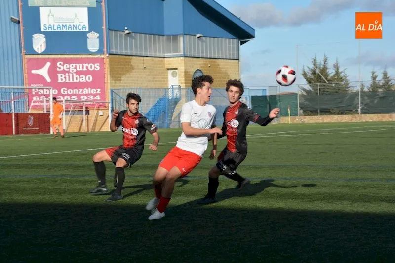 Foto 4 - El Santa Marta pierde una buena oportunidad frente al Uni&oacute;n Adarve (1-2)