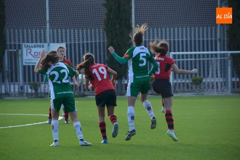 Foto 2 - El Pozuelo de Alarc&oacute;n vence al Salamanca FF en un aut&eacute;ntico partidazo (2-4)