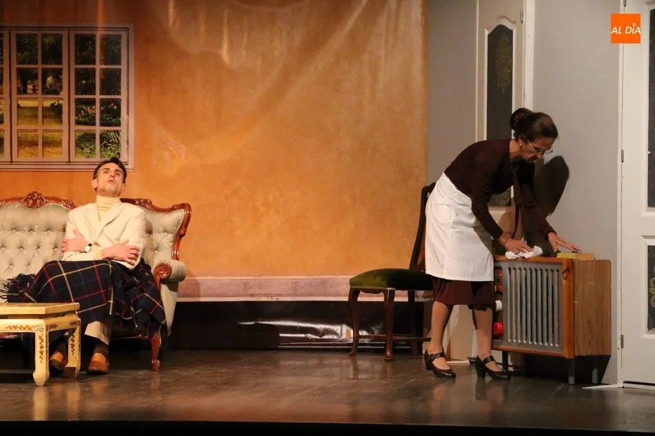 Foto 11 - Tirinto & Co arranca las risas del p&uacute;blico con &lsquo;La decente&rsquo; de Miguel Mihura  