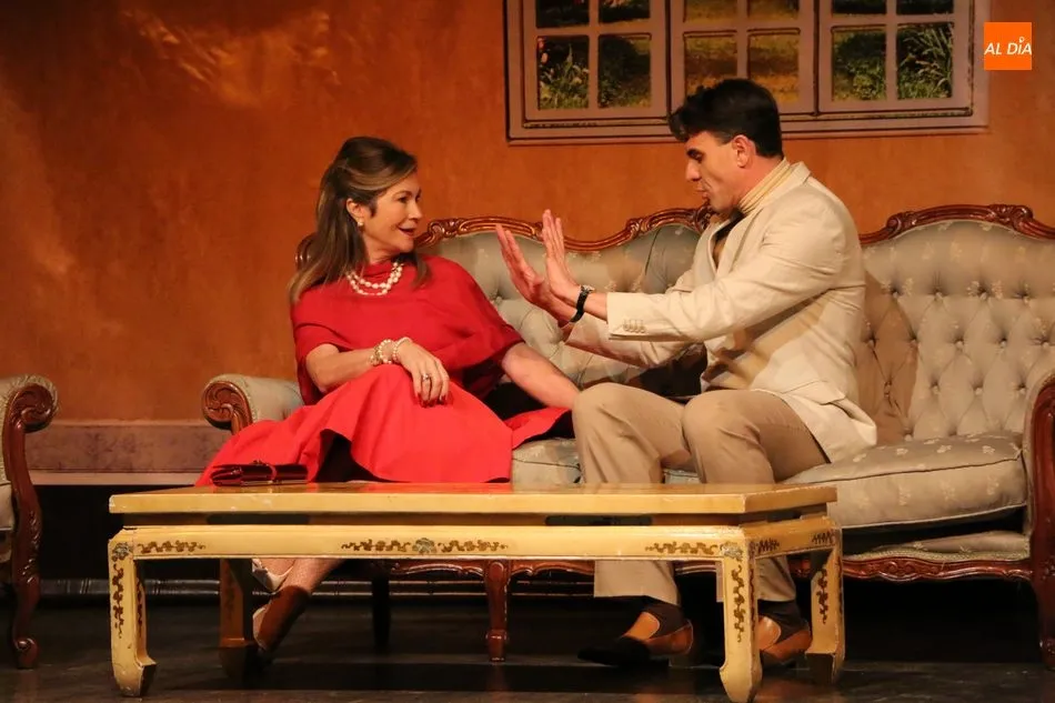 Foto 10 - Tirinto & Co arranca las risas del p&uacute;blico con &lsquo;La decente&rsquo; de Miguel Mihura  