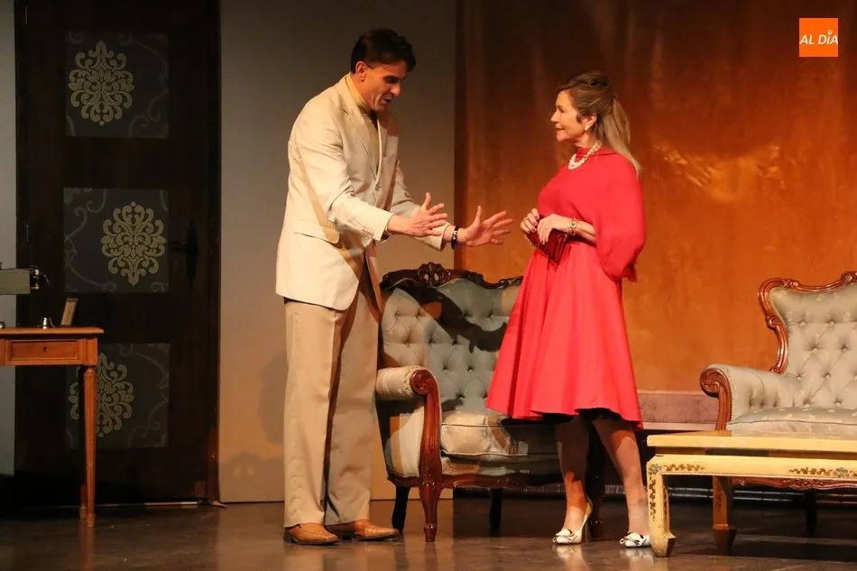 Foto 8 - Tirinto & Co arranca las risas del p&uacute;blico con &lsquo;La decente&rsquo; de Miguel Mihura  