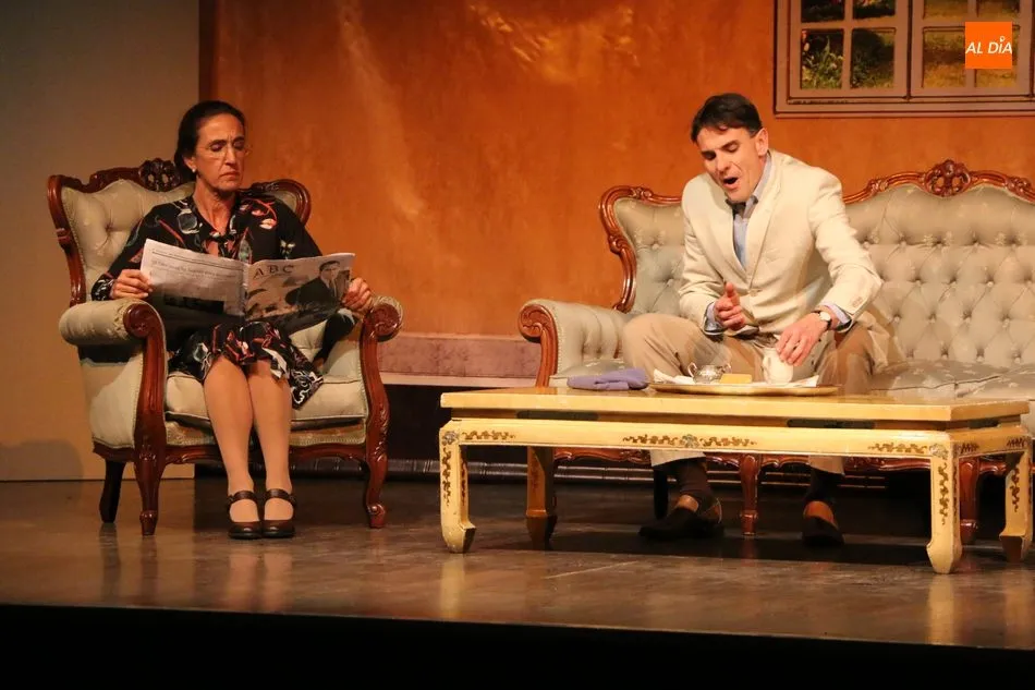 Foto 6 - Tirinto & Co arranca las risas del p&uacute;blico con &lsquo;La decente&rsquo; de Miguel Mihura  