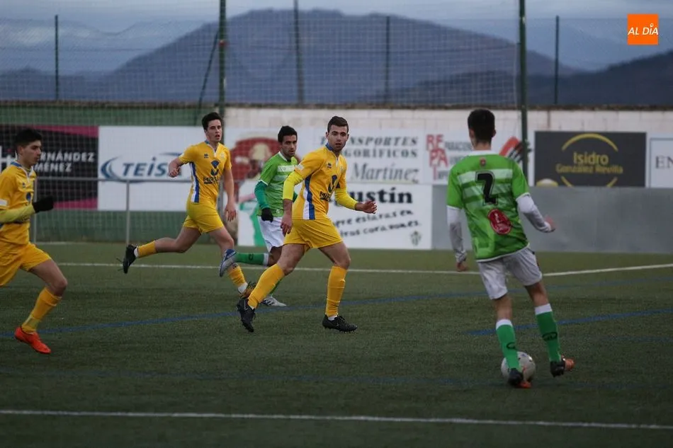 Foto 3 - El Real Monterrey vence al Guijuelo B en el &uacute;ltimo minuto (0-1)