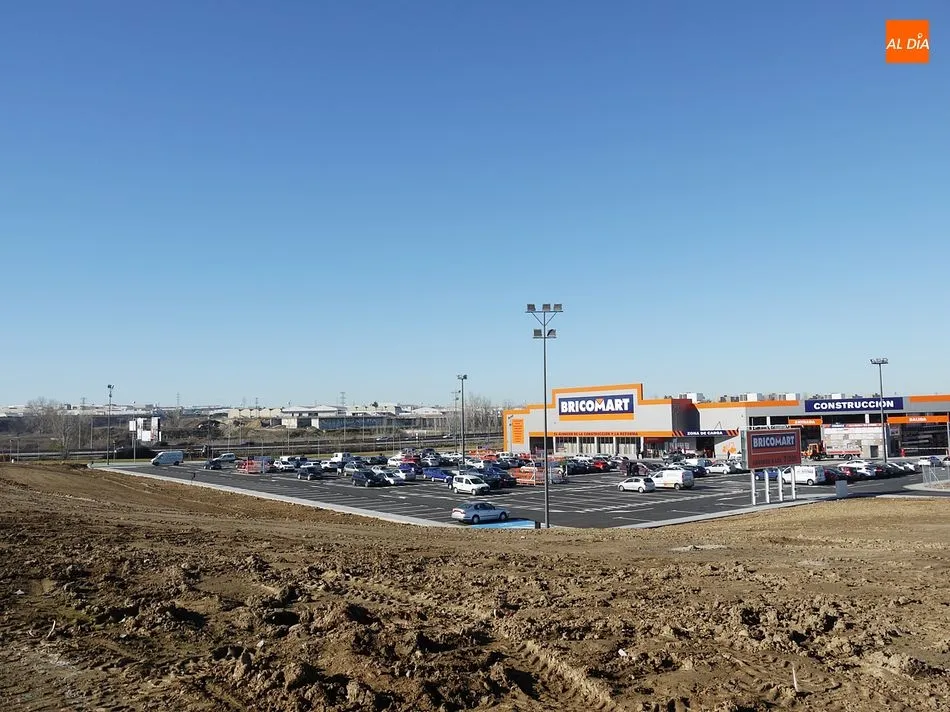 Foto 2 - La apertura del nuevo Bricomart permite el desarrollo comercial de la zona paralizado desde hace...