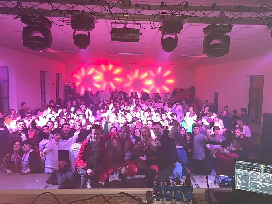 Foto 2 - Los Quintos de Villaflores celebran su fiesta por todo lo alto