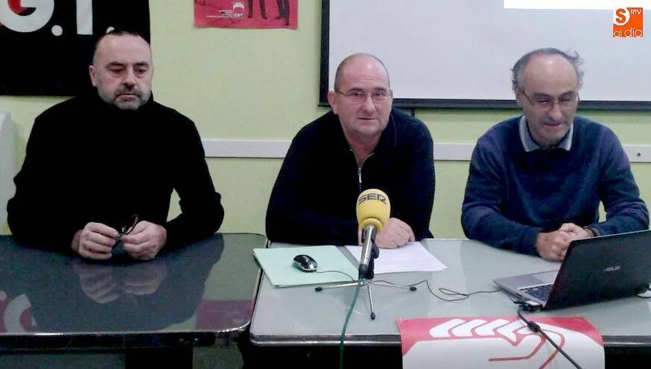 Juan García, Santiago Herranz y Ángel Sánchez, integrantes de CGT Salamanca