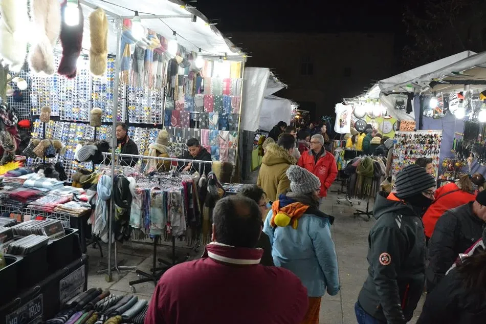 Admitidas 69 de las 81 solicitudes presentadas para cubrir los puestos de venta ambulante  