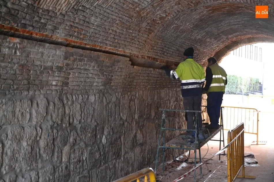 Cortes puntuales al tráfico en la bóveda de la Rúa del Sol para intervenir en las hornacinas  