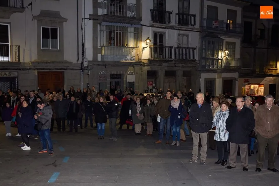 Foto 3 - El Teatro Cervantes de B&eacute;jar estrena una nueva iluminaci&oacute;n en su fachada  