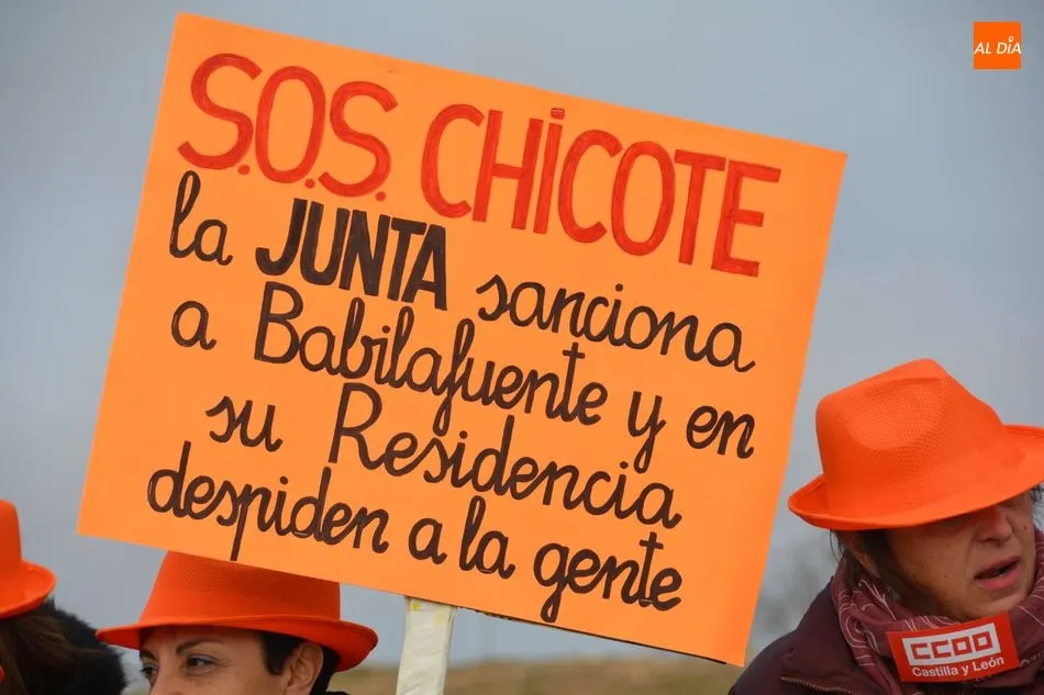 Foto 3 - Trabajadores de Servicios Sociales critican los a&ntilde;os de retraso de la nueva residencia en Puente...