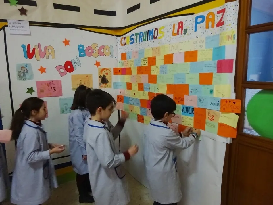 Foto 7 - El colegio San Juan Bosco apuesta por valores solidarios que garantizan la Paz