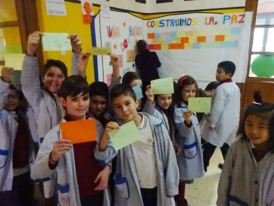 Foto 5 - El colegio San Juan Bosco apuesta por valores solidarios que garantizan la Paz