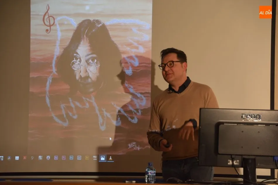 Foto 5 - El dibujante Paco S&aacute;ez comparte un encuentro con estudiantes del Rodr&iacute;guez Fabr&eacute;s