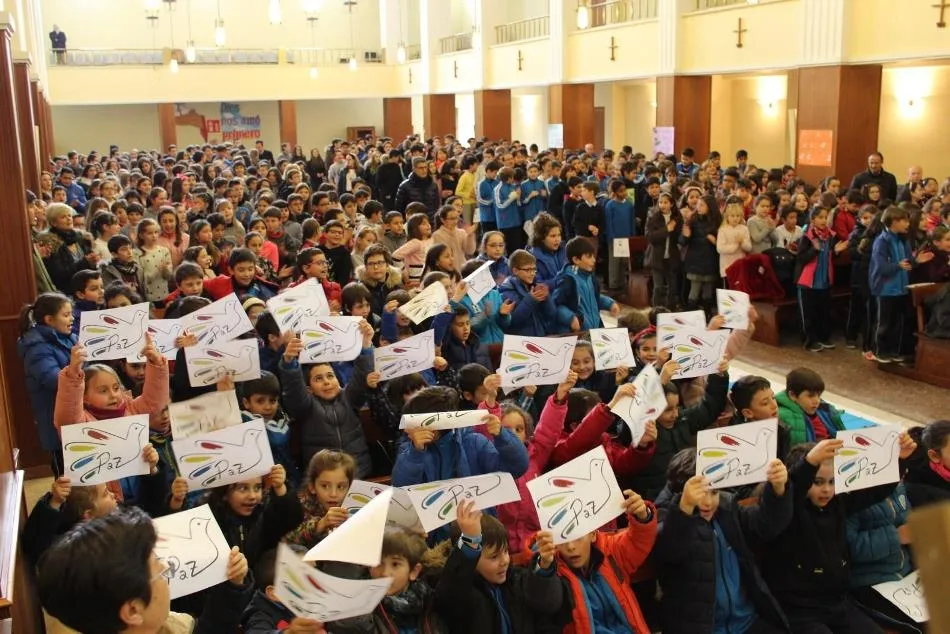 Foto 2 - Alumnos y docentes del colegio San Agust&iacute;n coinciden en que &lsquo;la paz es el camino&rdquo;