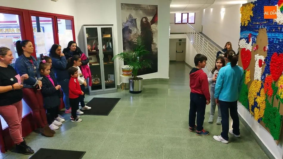 Foto 11 - Los Guijuteatreros celebran el D&iacute;a de la Paz en el centro cultural