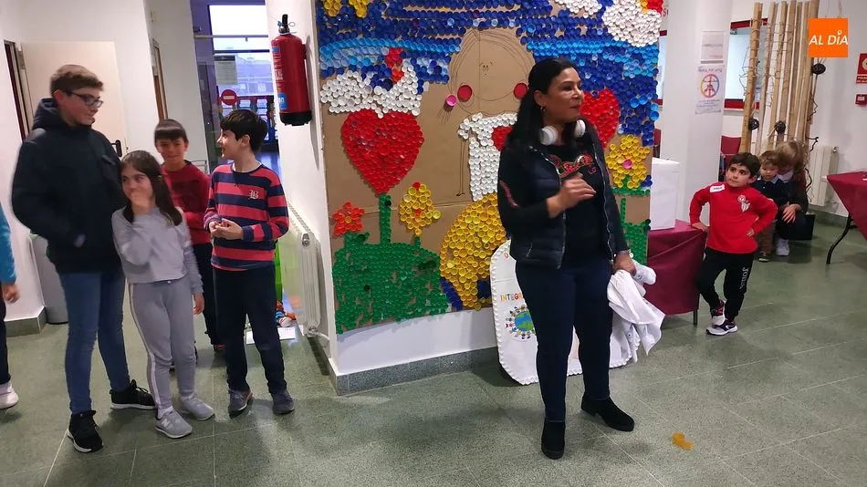 Foto 3 - Los Guijuteatreros celebran el D&iacute;a de la Paz en el centro cultural