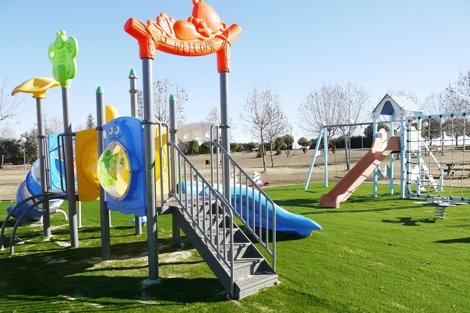 Nuevas zonas infantiles en Carbajosa de la Sagrada