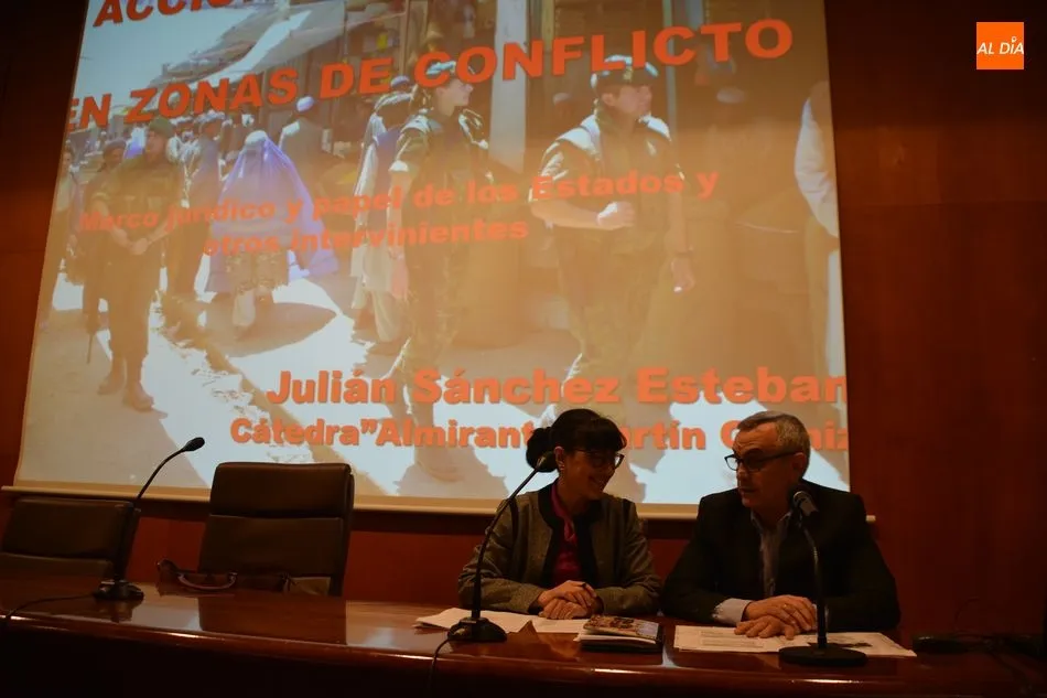 Foto 10 - Juli&aacute;n S&aacute;nchez Esteban aborda la acci&oacute;n humanitaria en situaciones de crisis