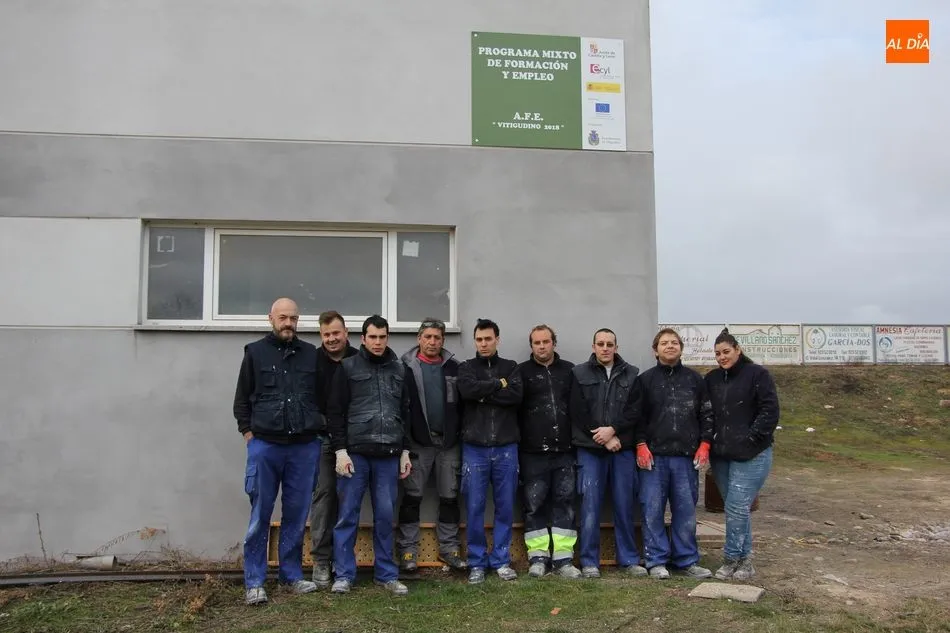 Foto 10 - La nueva Acci&oacute;n Formativa de Empleo permite formar a ocho j&oacute;venes y construir los vestuarios del...