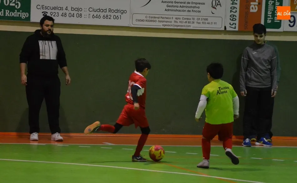 Foto 10 - Los Benjamines A y B del III Columnas adelantan su duelo del fin de semana  