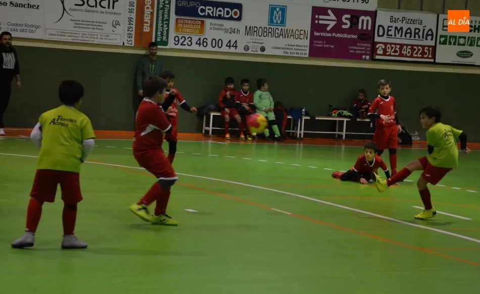 Foto 9 - Los Benjamines A y B del III Columnas adelantan su duelo del fin de semana  