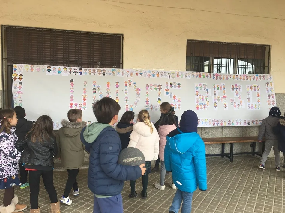 Foto 5 - Fiesta de los Maristas con motivo del D&iacute;a de la Paz