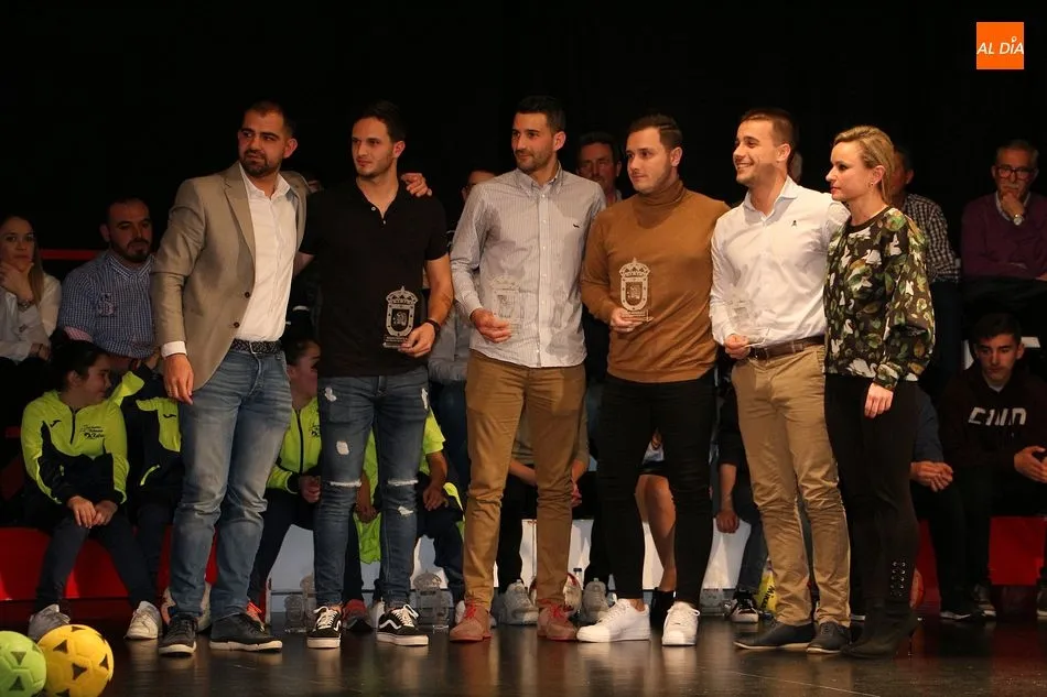 Foto 9 - Guijuelo rinde homenaje a sus mejores deportistas