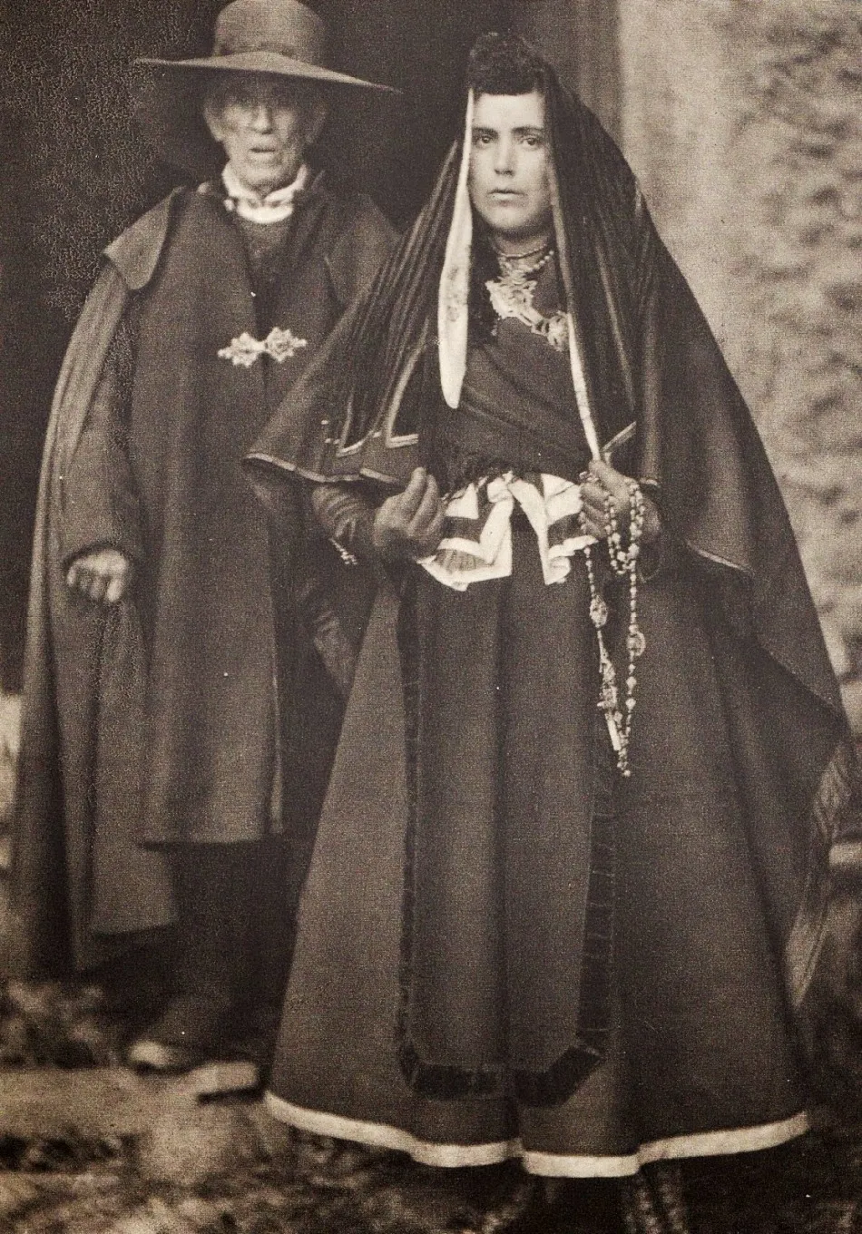 Foto 2 - Los antiguos trajes de ceremonia en La Alberca de los 60