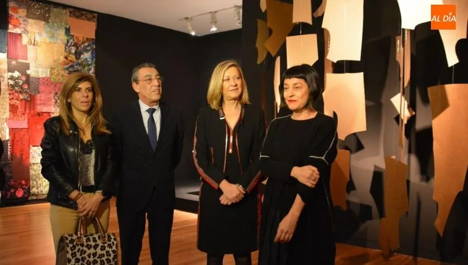 Chabela de la Torre, Bienvenido Mena, Pilar del Olmo y Fely Campo, en la Sala de Exposiciones de San Eloy. Fotos: Lydia González