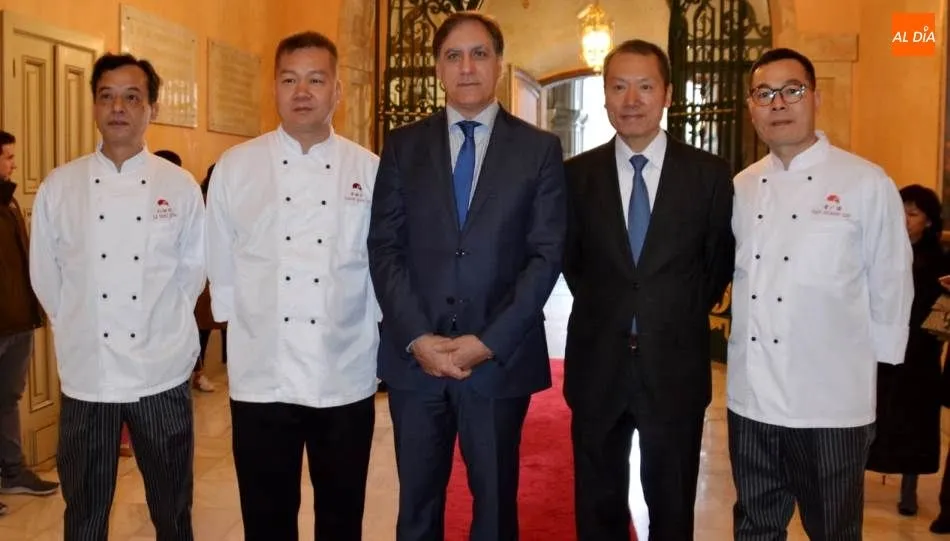 Foto 2 - El alcalde ofrece Salamanca para desarrollar los proyectos que China quiera emprender en Espa&ntilde;a