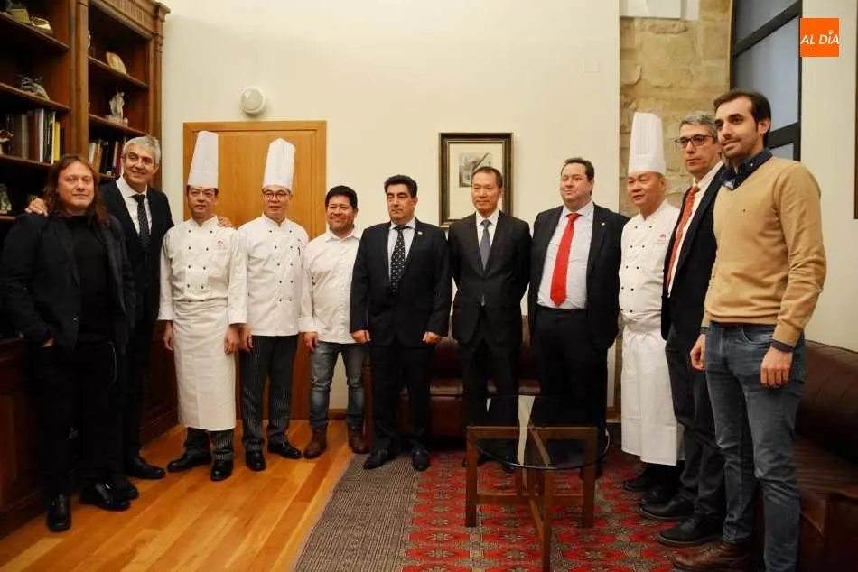 Foto 2 - Tres chefs asi&aacute;ticos dan a conocer la gastronom&iacute;a cantonesa en la C&aacute;mara de Comercio