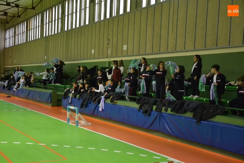 Foto 4 - Misioneras-Santa Teresa celebra su gran fiesta anual con magia, tartas y f&uacute;tbol sala  