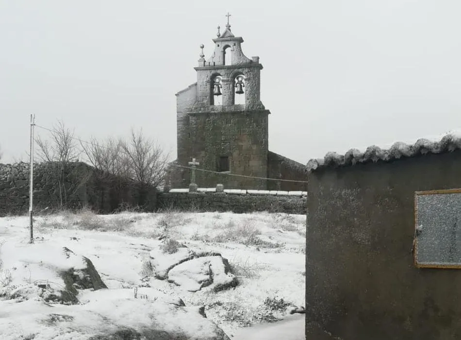 Foto 3 - La nieve ti&ntilde;e de blanco Cabeza de Framontanos  