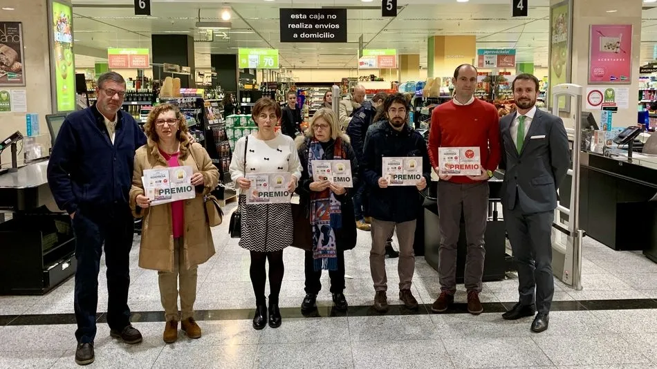 Entrega de los premios a los salmantinos ganadores del concurso del roscón de Reyes