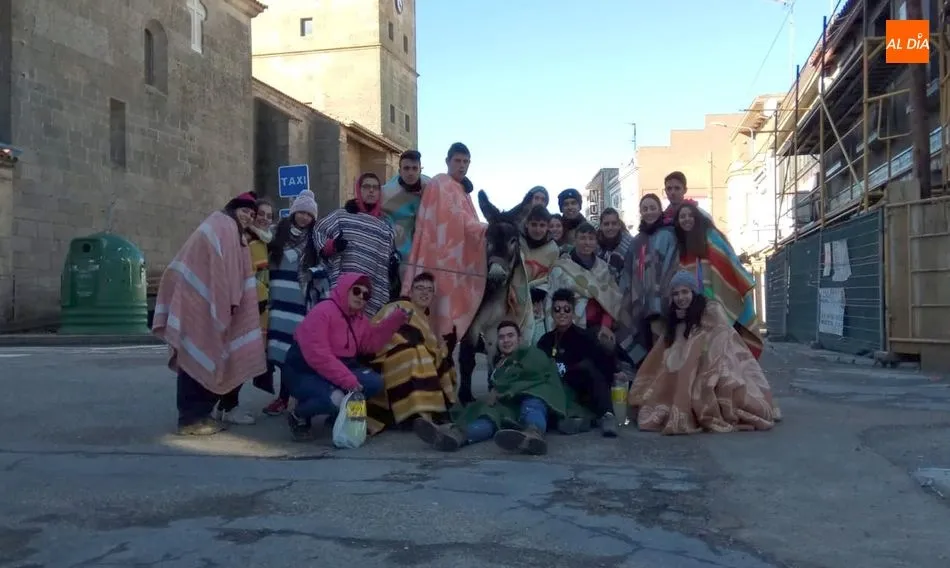 Foto 2 - Los quintos de Vitigudino se preparan para la rotura de c&aacute;ntaros  