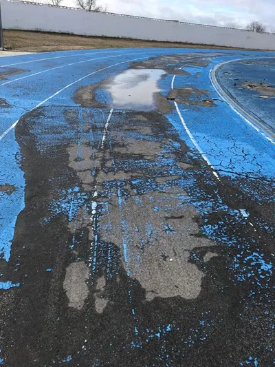 Foto 5 - El PP denuncia la situaci&oacute;n de las pistas de atletismo y acusa al Gobierno local de &ldquo;incumplir...