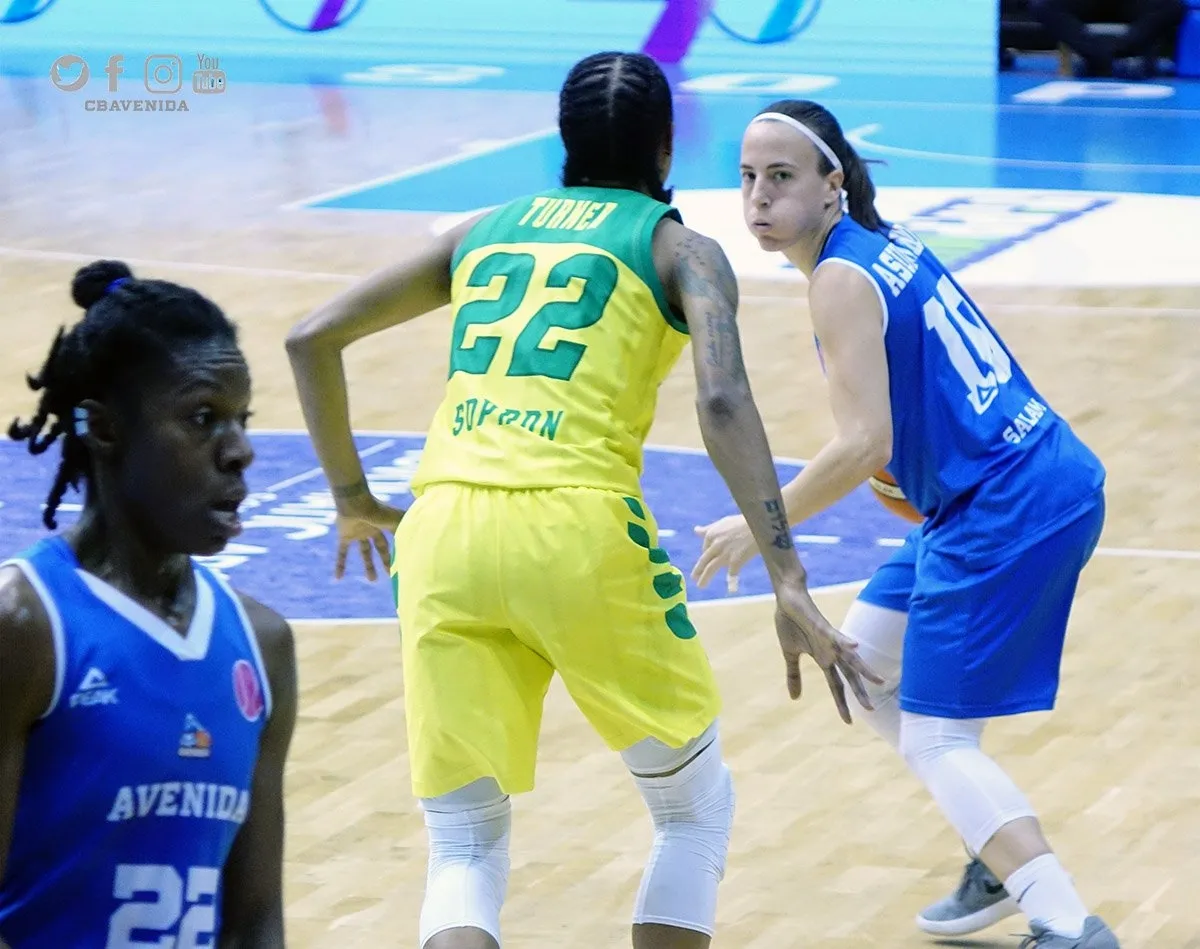 Asurmendi, ante el Sopron / @CBAvenida