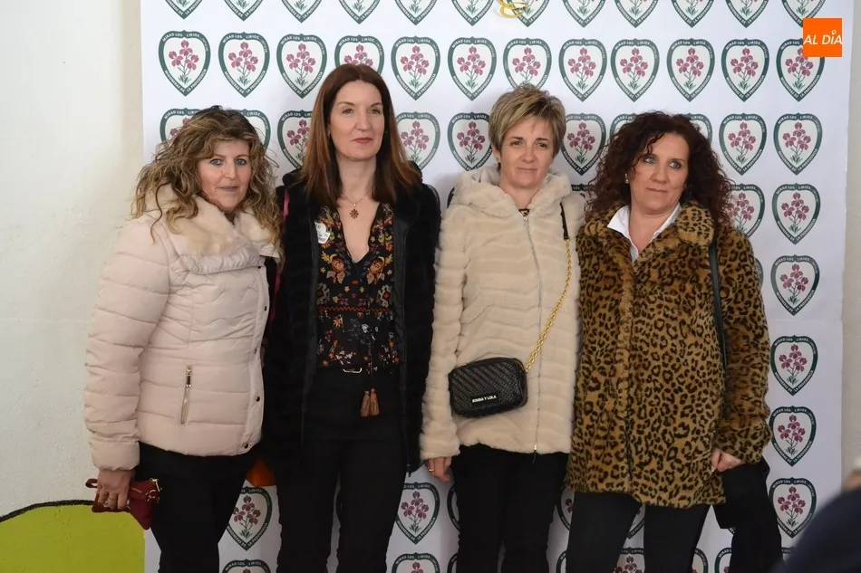 Foto 5 - Emotivo encuentro de cerca de 150 antiguos alumnos del Colegio Misioneras  