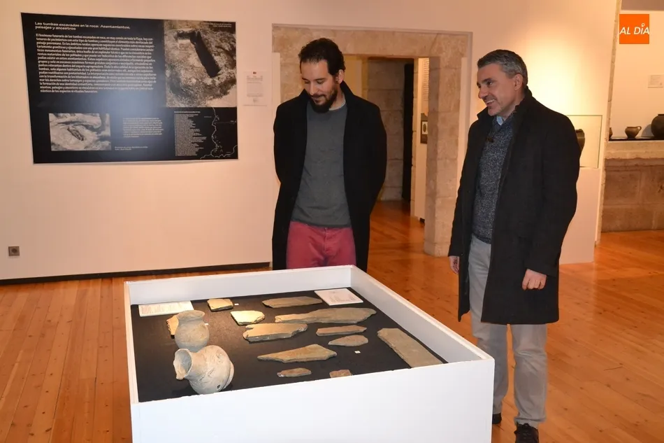 La exposición de pizarras incorpora una rara pieza llegada desde Portugal  