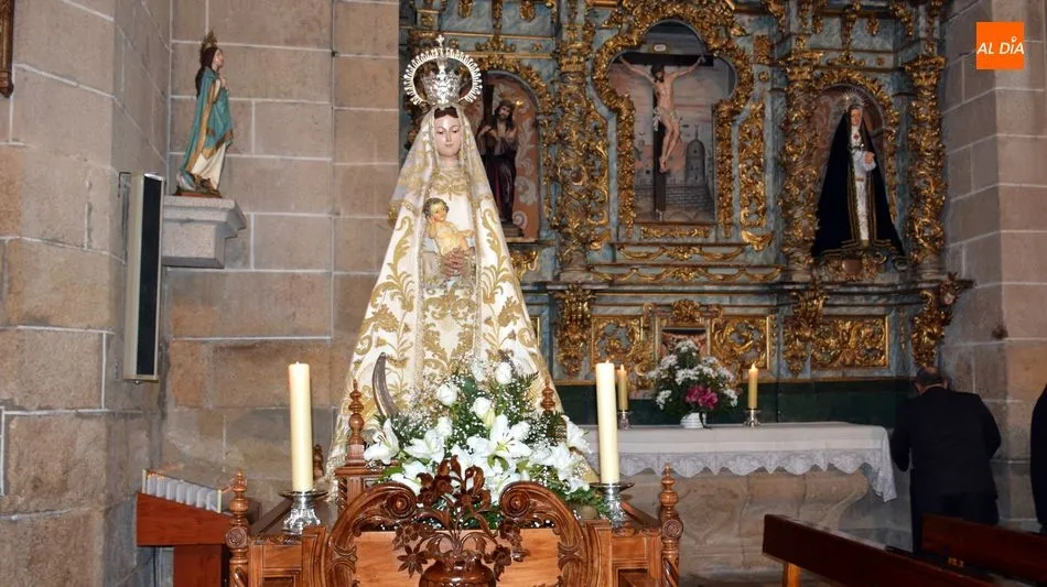Foto 2 - Los vecinos arropan a la Virgen de la Paz en las fiestas de La Fregeneda