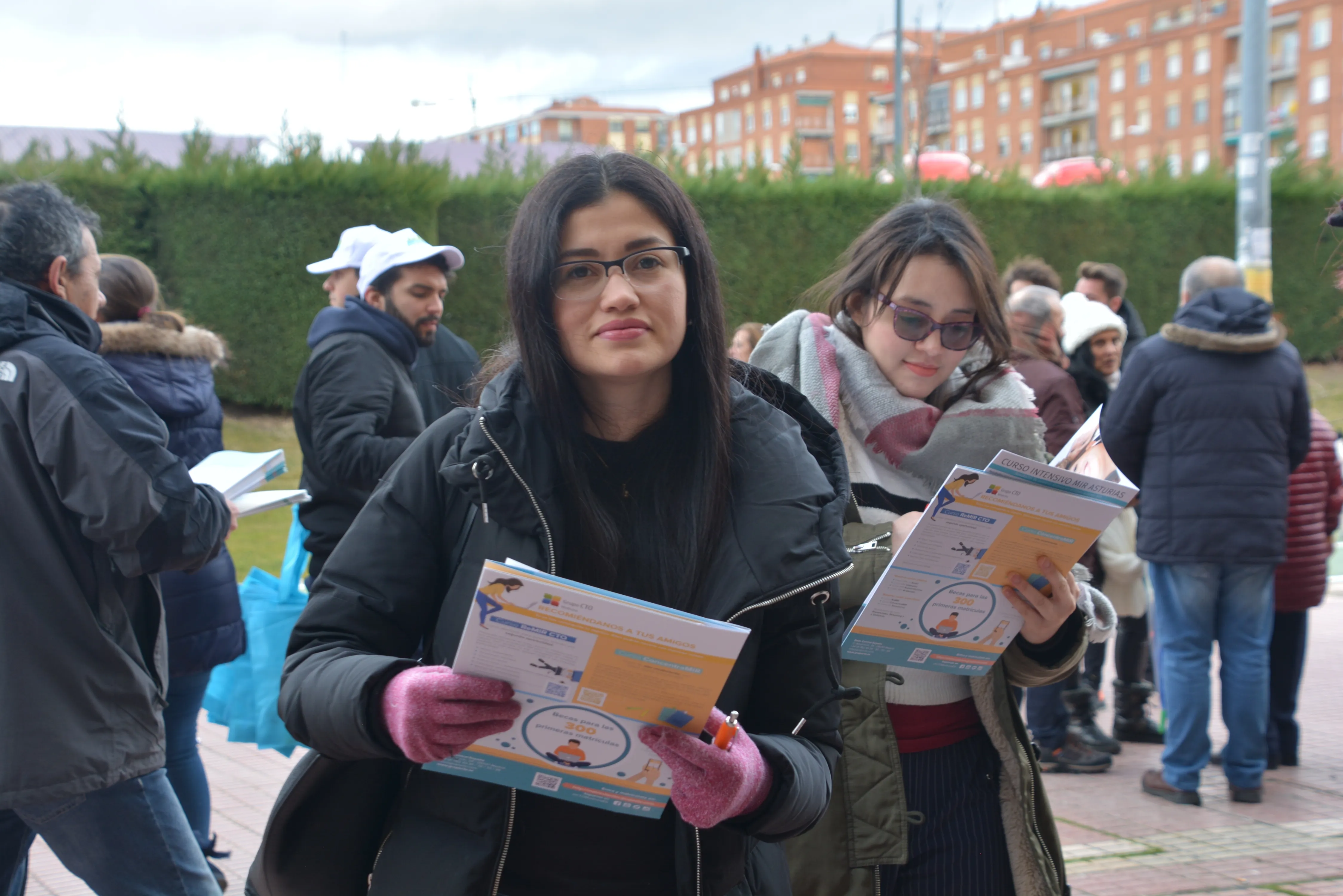 Foto 4 - M&aacute;s de mil personas realizan el MIR en Salamanca